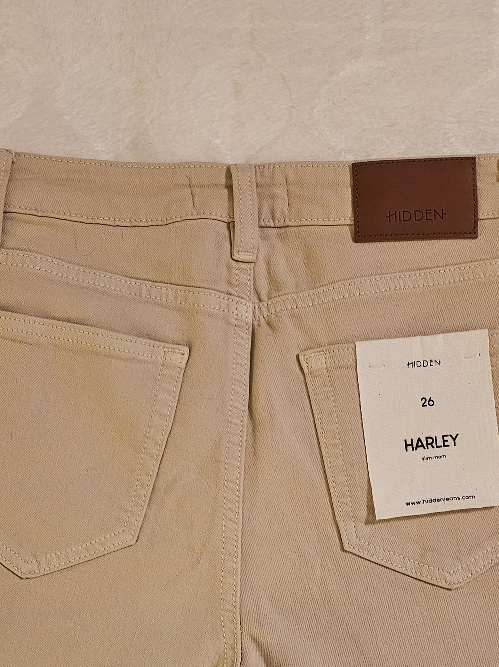 Hidden Harley High-Rise Slim Mom Jeans in Kahki Size 26 NWT - Picture 3 of 7